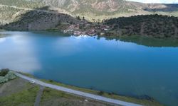 Yozgat’ta Köy Yolu Sular Altında Kaldı! Vatandaşlar Kayıkla Geçti