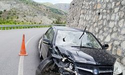 Kontrolden çıkan araç bariyerlere çarptı: 1 yaralı