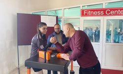 Yozgat Bozok Üniversitesi Spor Şenliklerinde Bilek Güreşi Başarısı