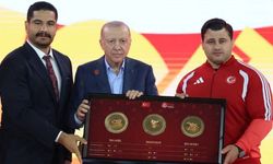 Türk Güreşinde Tarihi Buluşma: Şampiyonlar Erdoğan ile buluştu