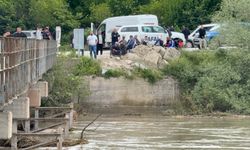 Kelkit Çayı’nda Kayıp İki Genç İçin Arama Sürüyor