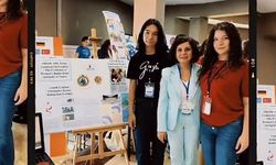 Ankara Gazi Anadolu Lisesi’ne eTwinning Okul Etiketi Ödülü: Çankaya Şenliği’nde Plaket Takdimi