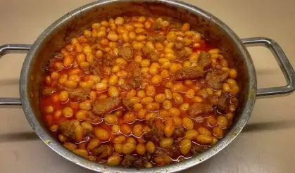 Muhteşem Bir Lezzetin Sırrı: Mantarlı Kuru Fasulye Tarifiyle Şaşırtıcı Bir Lezzet Serüvenine Hazır Olun!