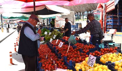 Yozgat'ta Pazarcı Esnafı Umutla Müşteri Bekliyor