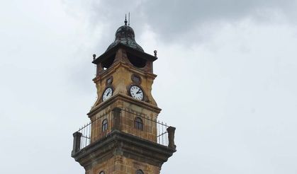 Yozgat Meydanından Zamanı Sayanlar: Tarihi Kulenin Gölgesinde Geçen Ömür!