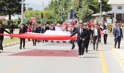 Komşuda Vefa Yürüyüşü! Yüzlerce Öğrenci Katıldı!
