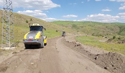 Yozgat İl Özel İdaresi Ekipleri Köy yollarını bakıma aldı