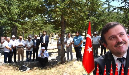 Yozgat’ın Sevilen İsmi Metin Özışık Vefatının Yıldönümünde Dualarla Anıldı