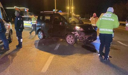 Yozgat’ın Yanı Başında Otomobil ve Hafif Ticari Araç Çarpıştı: 3’ü Çocuk 5 Yaralı