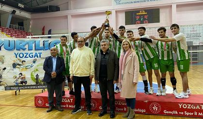 Yozgat’ta Yurtlar Arası Erkekler Voleybol Finali Nefes Kesti