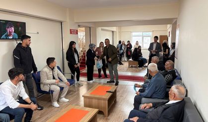 Öğrenciler ve Büyükler Aynı Çatıda