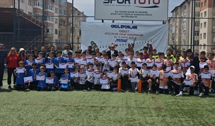 Spor Tarihine Kriketle Girdi