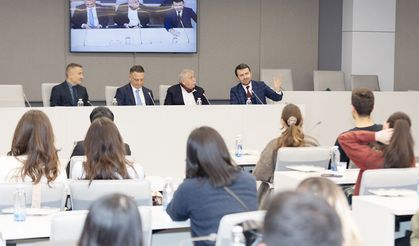 Akademi ile sektör aynı masada