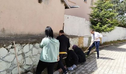 Çandır’da Öğrencilerden Yeşil Vatan'a İlk Can Suyu