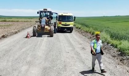 Bir köy daha sıcak asfalta kavuşuyor