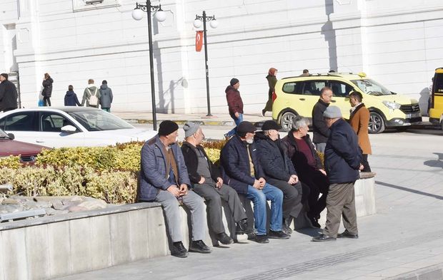 Yozgat’ın Çınarları Güneşin Keyfini Çıkarıyor!