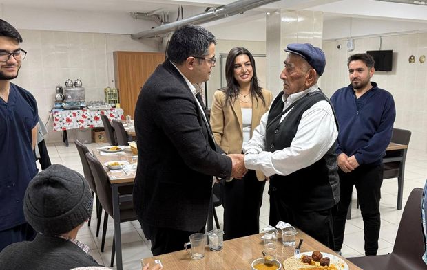 Akdağmadeni Kaymakamı Cafer Kaymakçı Huzurevinde Büyüklerle İftar Sofrasında Buluştu