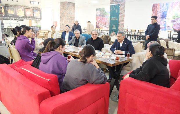 Yozgat Valisi Mehmet Ali Özkan, GSB Kınalı Hasan Kız Yurdu’nda Öğrencilerle İftarda Buluştu