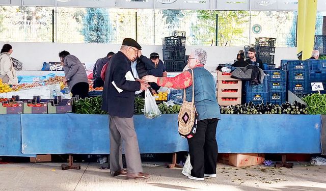 Ankara Etimesgut’ta pazar yeri! Hem fiyatı hem de atmosferi farklı