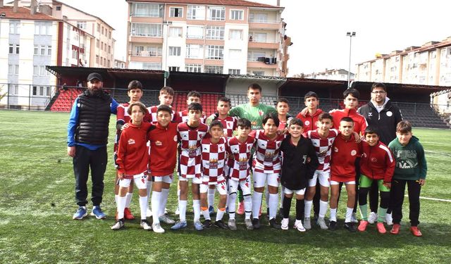 Yozgat Yurdum Gençlikspor Liderliği Bırakmıyor