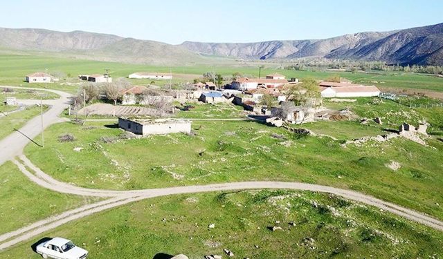 Yozgat Yerköy’de İcradan Satılık Mandıra ve Tarla!