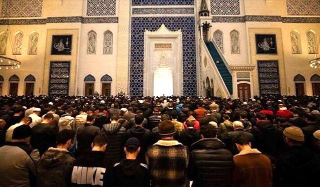 Ankara Bayram Namazı Saati 2026 Açıklandı! İşte Diyanet’e Göre Kurban Bayramı Namaz Vakti