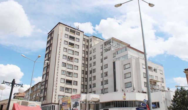 Yozgat’ta Abide İşhanı’nda Korkutan Yangın: Riskler Göz Ardı mı Ediliyor?