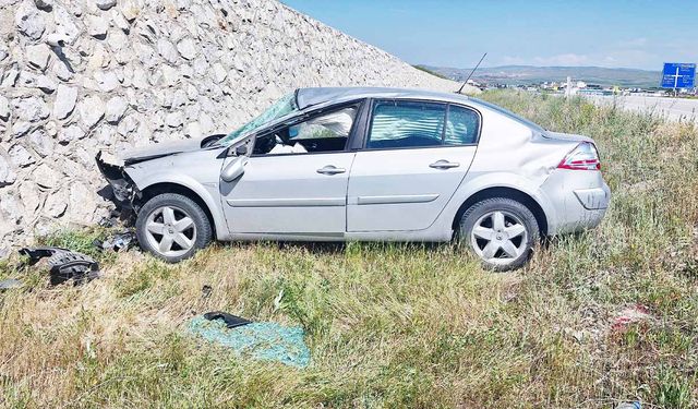 Direksiyon hakimiyetini kaybetti! Yozgat yolunda faciadan dönüldü!