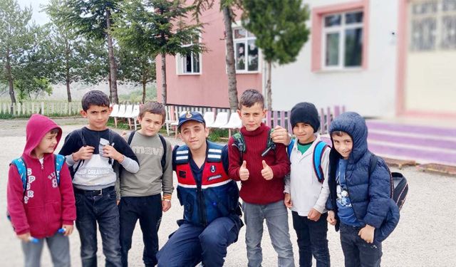Yozgatlı Minik Öğrenciler İçin Güvenlik Alarmı! Jandarma Teyakkuzda