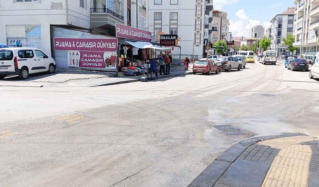 İki otomobil çarpıştı 3'ü ağır 9 kişi yaralandı