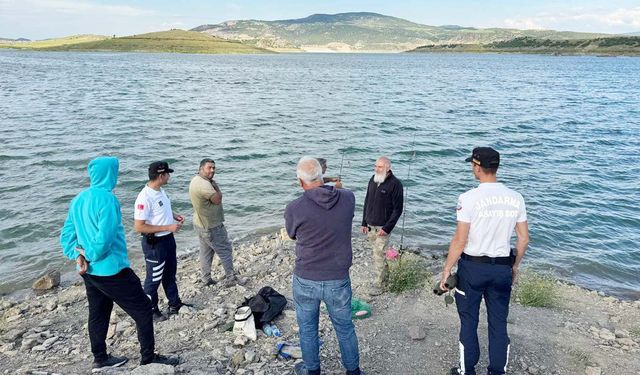 Yozgat’ta Jandarma Hem Karada Hem Suda: Lavanta Yolu ve Baraj Kıyısı Mercek Altında!