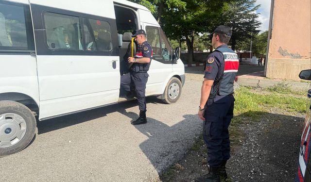 Yozgat’ta Jandarmadan Öğrencilerin Güvenliği İçin Huzur Uygulaması