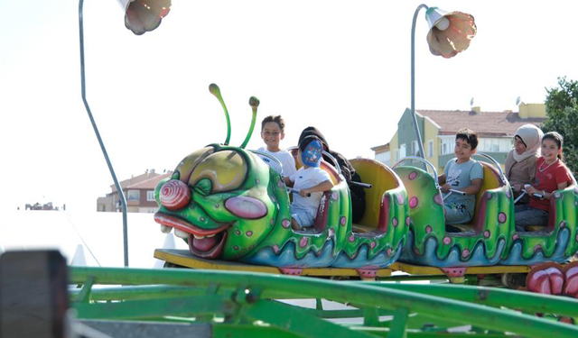 Çorum Belediyesi’nden 700 Çocuğa Unutulmaz Lunapark Sürprizi