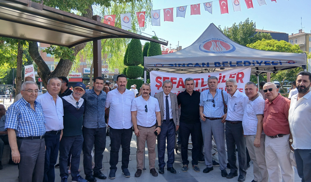 Sincan Şefaatliler Derneği’nden Vatandaşlara Aşure İkramı