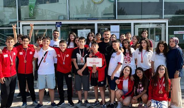 Yozgatlı Yüzücüler Kayseri'den Madalya ile Döndü