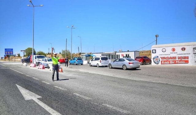 Yozgat’ta Binlerce Kişi ve Araç Denetlendi: 4 Gözaltı 32 Ceza