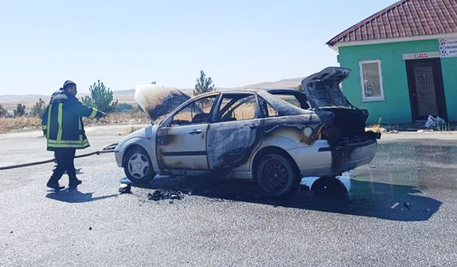 Yozgat’ta Seyir Halindeyken Alev Aldı! Otomobil Kül Oldu