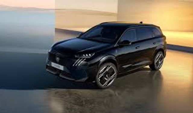 PEUGEOT Elektrikli SUV E-5008 Sanatla Buluşuyor