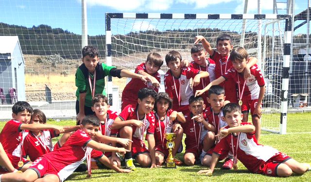 Kayseri’de Nefes Kesen Futbol Turnuvası'nda Yozgat Rüzgarı