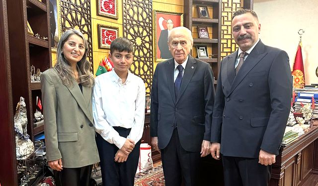 MHP Yozgat İl Başkanı ailesi ile MHP Genel Başkanı Devlet Bahçeli’nin makamında