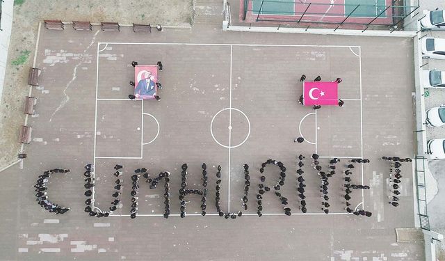 Yozgat’ta Öğrencilerden Bir İlk! Cumhuriyet Bayramı Coşkusu Doyasıya Yaşandı!