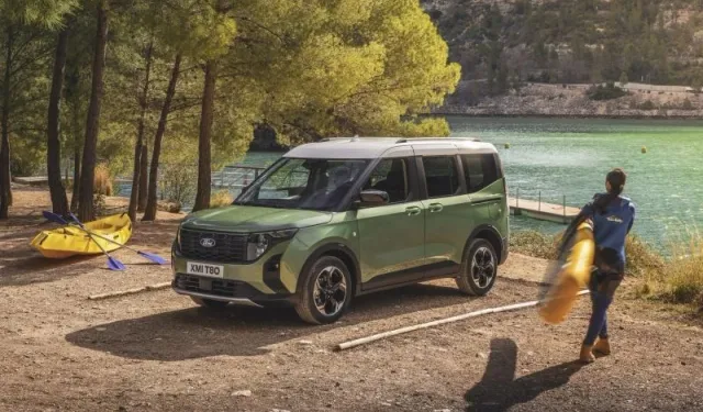 Yeni Ford Tourneo Courier, Doblo Fiyatına Aile Aracı Sunuyor