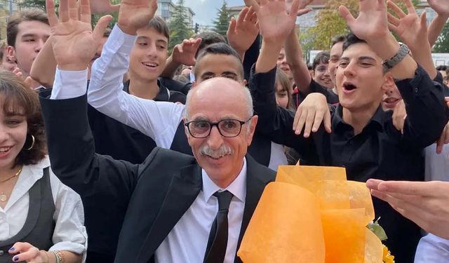 Hacı Ömer Tarman Anadolu Lisesi Değerli Öğretmenini Uğurladı
