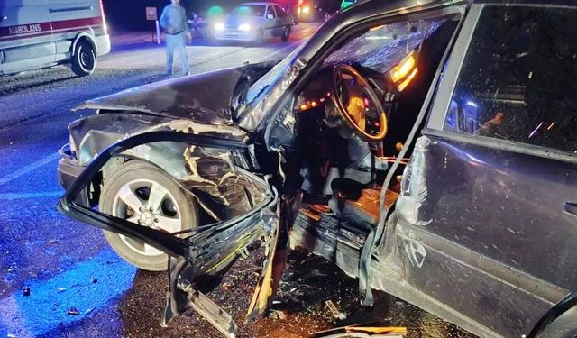 Son dakika!Yozgat'ta iki otomobil çarpıştı işte bilanço!