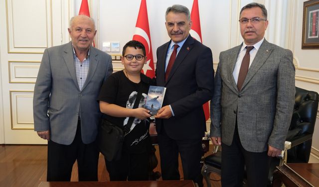 Yozgatlı Genç Yazardan Zaman Yırtığı Kitabı