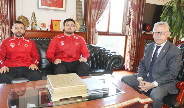 Yozgatlı şampiyonlar başkanlık makamında!