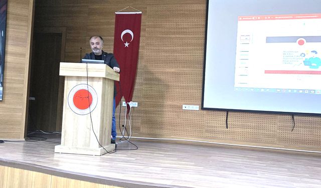 Çekerek Fuat Oktay Sağlık Hizmetleri Meslek Yüksekokulu Öğretim Görevlisi Dr. Taner Yılmaz'dan Proje Yazma Eğitimi