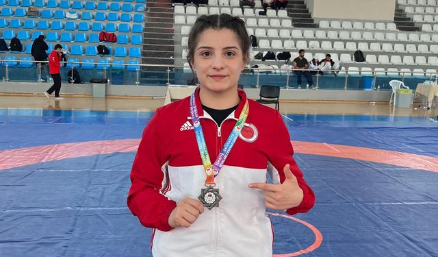 Yozgatlı Sporcu Elif Sude Elmalı Milli Takımda