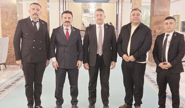Yozgat Ülkü Ocakları Meclis’te! Milletvekili Sedef’le Bir Araya Geldiler!