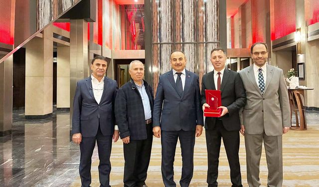 Yozgatlı Bilim İnsanı Prof. Dr. İsmail Öçsoy’a Bilim Ödülü